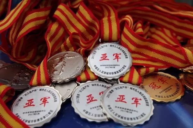 布朗尼17分4板3断 勇士大胜湖人58分豪取6连胜